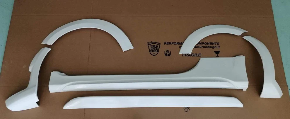 Abarth 500 / 595 / 695 70TH ANNIVERSARIO FRONT AND REAR FENDERS AND SIDE SKIRTS - Fiberglass - Cadamuro - Image 2